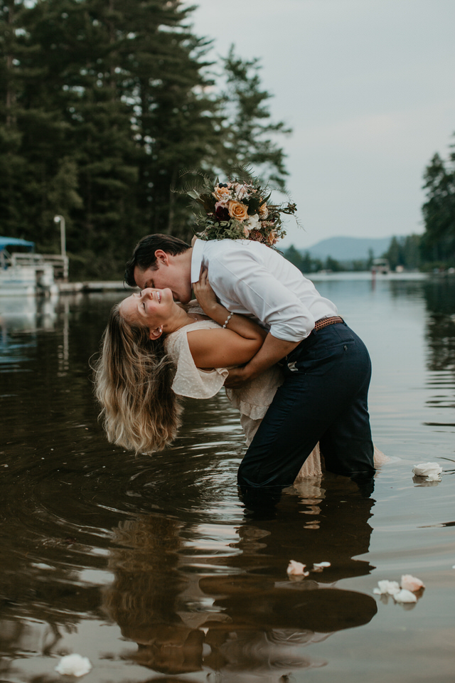 Lakeside elopement in the white mountains